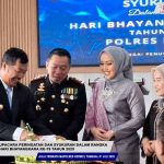 Bupati Monadi Hadiri Upacara Hari Bhayangkara ke-79: Apresiasi Sinergi Polri dan Pemerintah Daerah