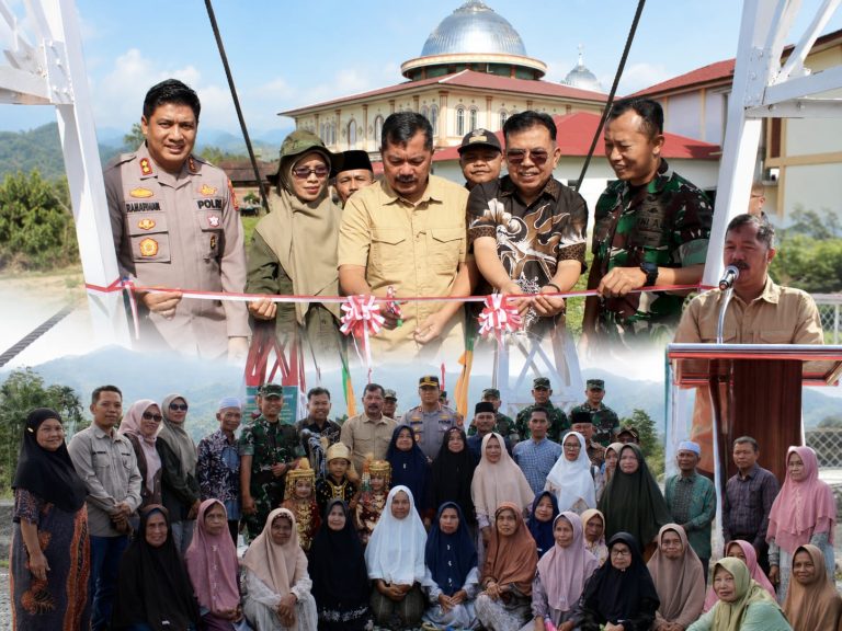 Wujud Sinergi Pemda dan TNI untuk Masyarakat, Bupati Monadi Resmikan Tiga Jembatan Strategis