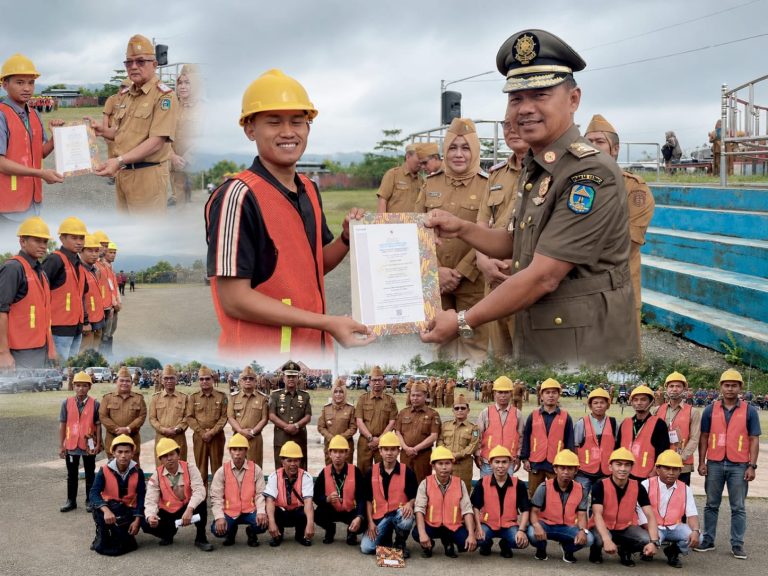 Wabup Murison Serahkan Sertifikat Kompetensi, Pemkab Kerinci Perkuat SDM Konstruksi Berdaya Saing